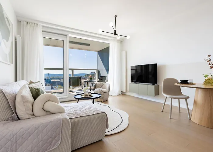 Panorama Castle View 아파트 *